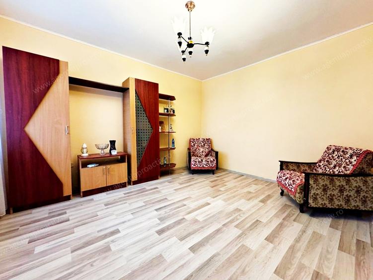 Apartament cu 3 camere decomandat, situat la etajul 7, in Micro 20. - 2