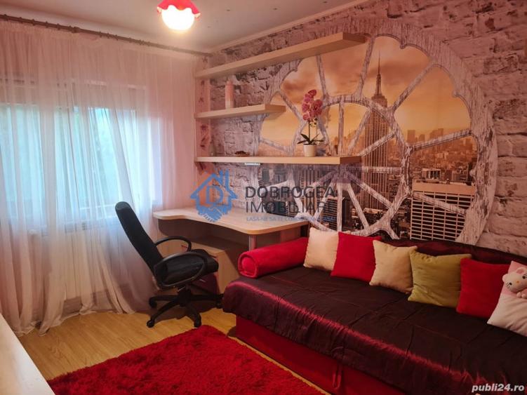 Apartament cu 3 camere decomandat în C5