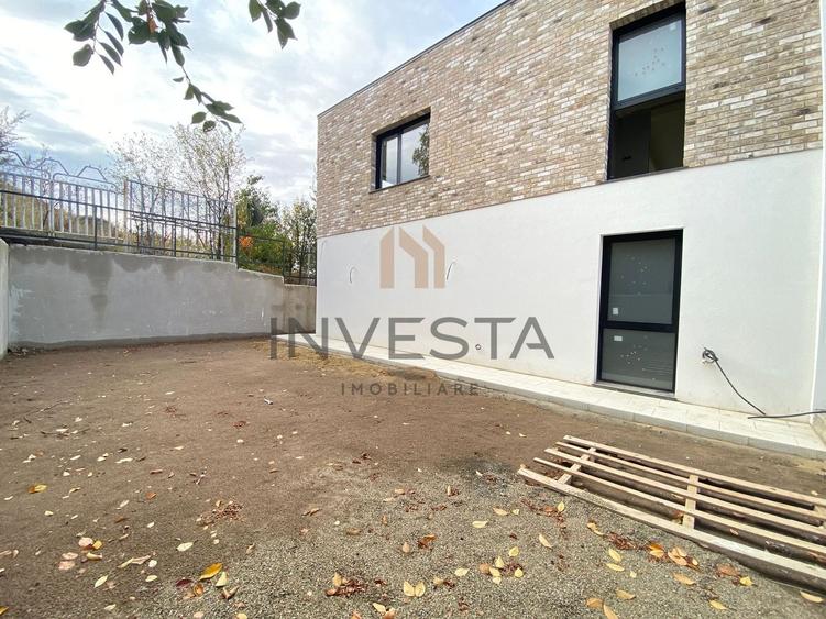 Duplex cu 4 camere cu Canalizare în Europa