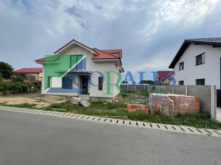 Casă individuală cu 4 camere cu Canalizare în Sânandrei