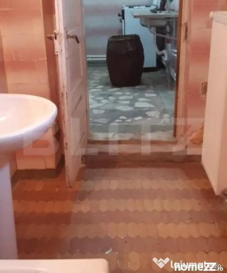 Casă cu 5 camere cu Teren 2348 Mp în Găești
