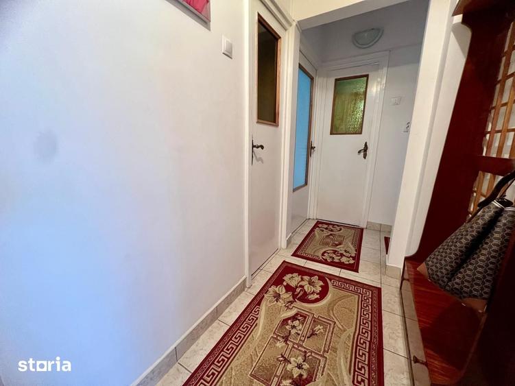 Apartament cu 3 camere în Dâmbu Pietros