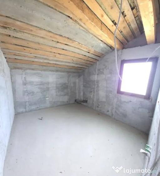 Casă cu 4 camere cu Teren 500 Mp în Central