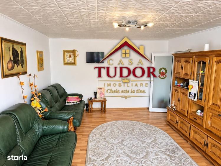 Apartament cu 4 camere decomandat în Găvana