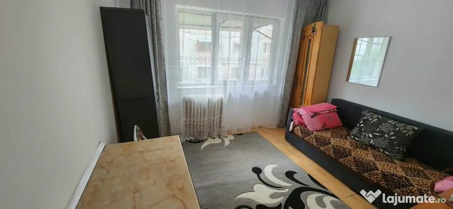 Garsonieră decomandată în Granit
