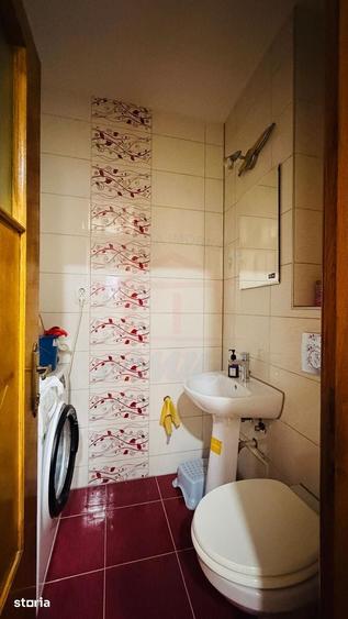 Apartament cu 4 camere decomandat în Piața Centrală