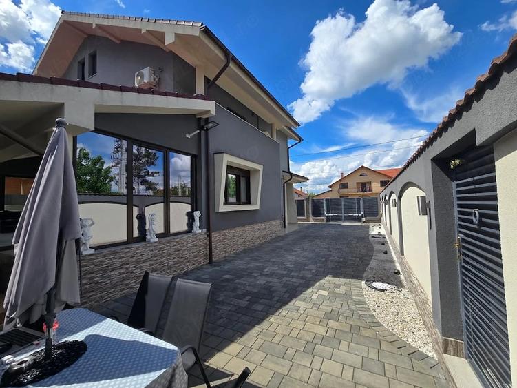 Casă cu Teren 450 Mp în Central
