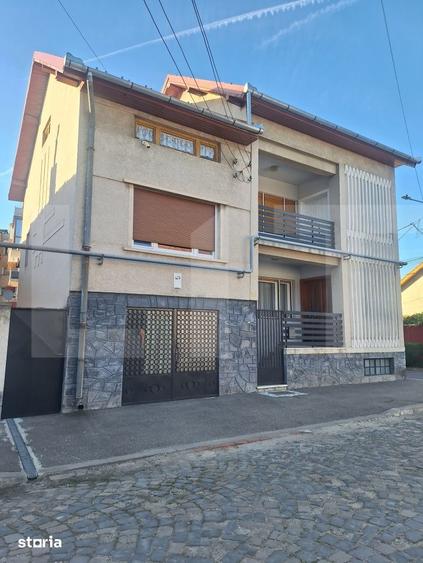 Casă cu 6 camere cu Teren 470 Mp în Central