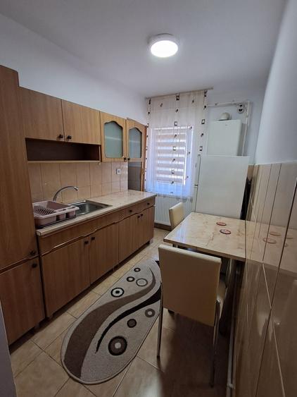 Garsonieră decomandată în 1 Mai