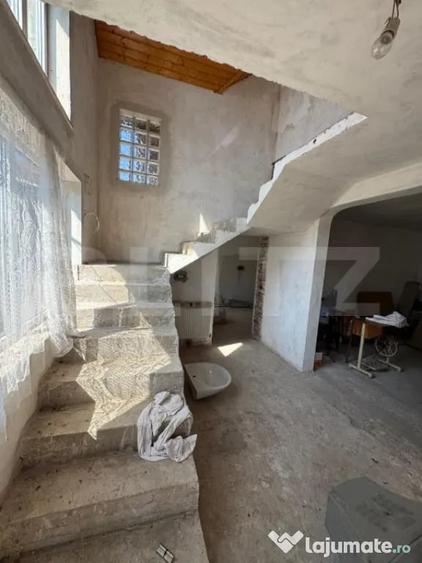 Casa spa?ioasa de vanzare in Santuhalm 160 mp util - 11