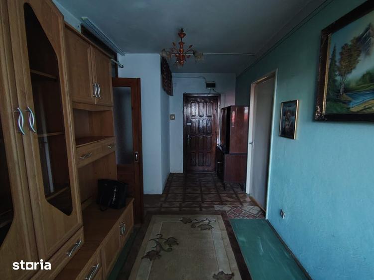 Apartament cu 3 camere în Micro 9