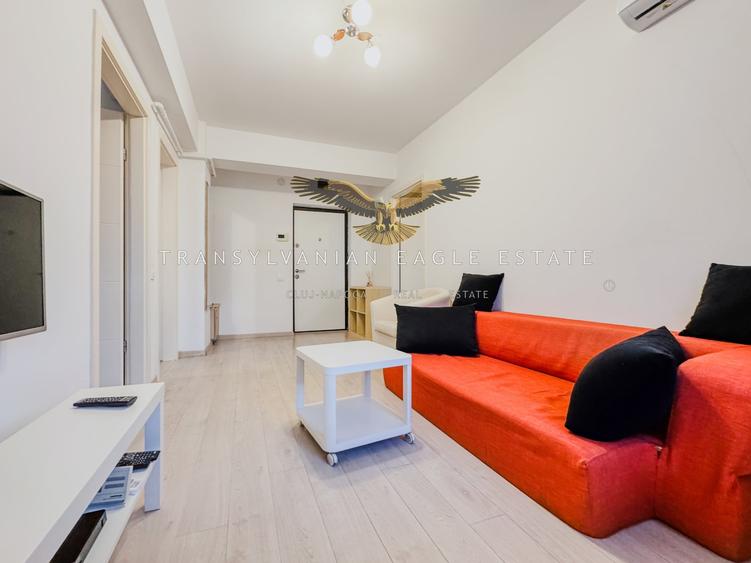 Apartament cu 2 camere semidecomandat, mobilat în Între Lacuri