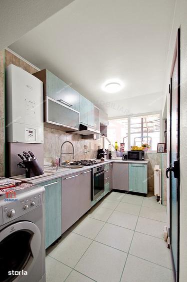 Apartament cu 3 camere decomandat, mobilat în Port