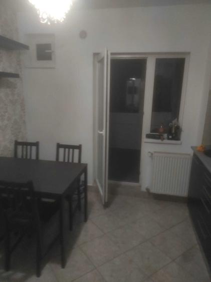 Apartament cu 2 camere decomandat în Zorilor