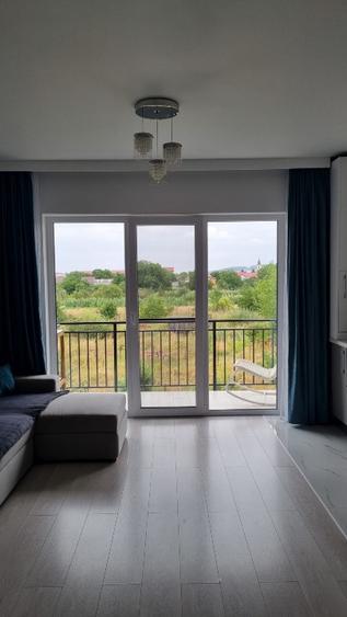 Apartament cu 3 camere decomandat în Florești