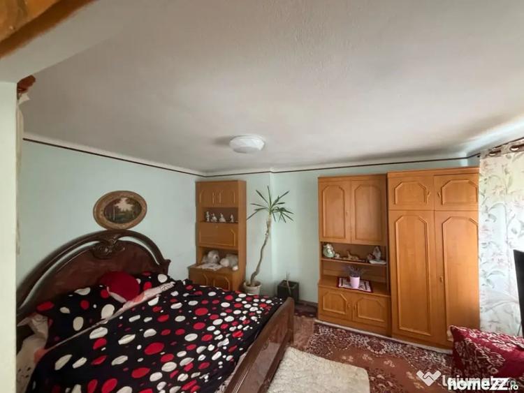Casă cu 4 camere cu Teren 250 Mp în Podari