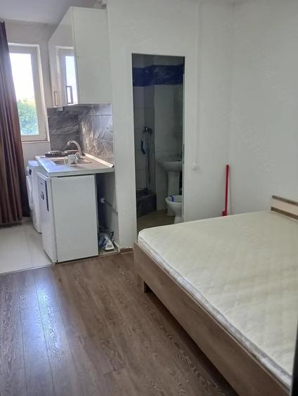 Garsonieră decomandată în Central