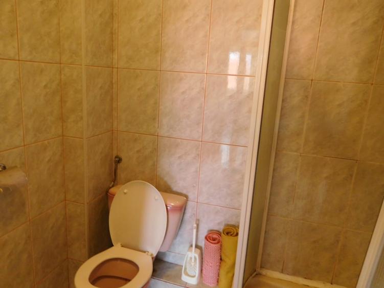 Casă cu 5 camere cu Canalizare în Andrei Mureșanu