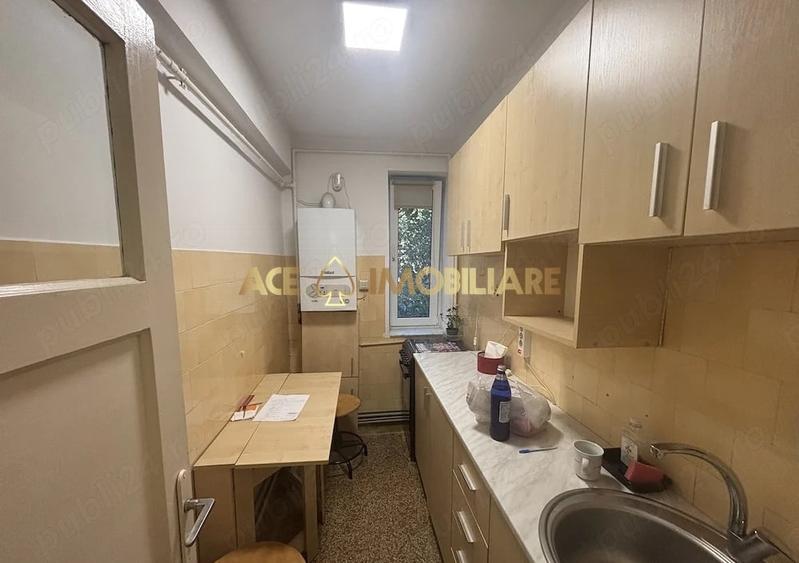 Apartament cu 2 camere decomandat, mobilat în Calea Călărașilor