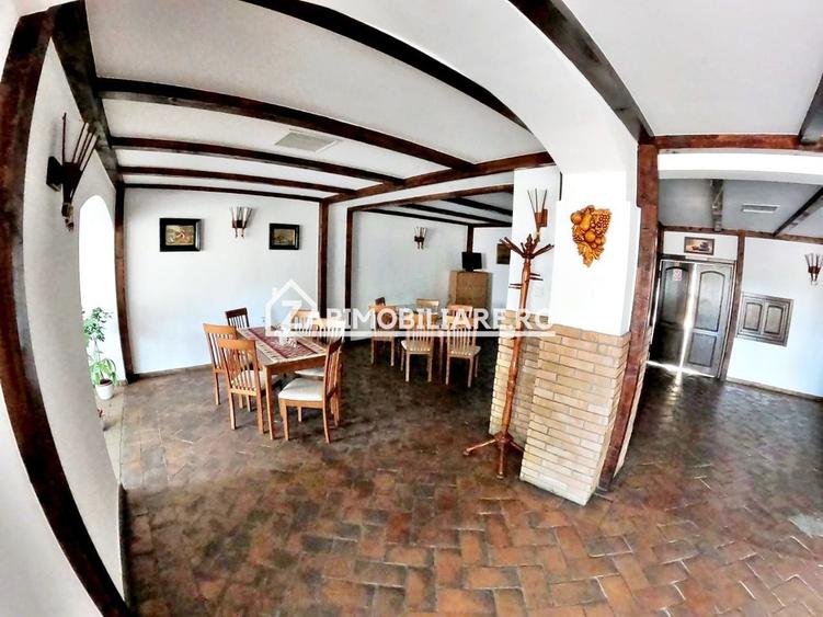 Spațiu comercial, de 230 mp, în Periferie