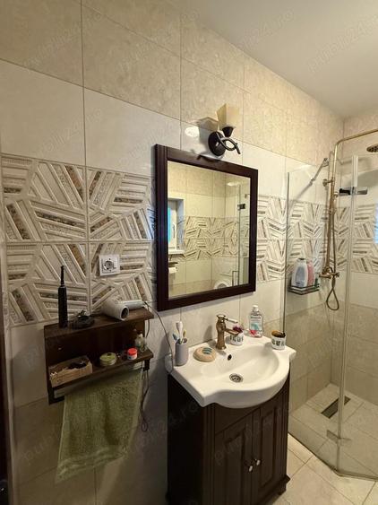 Casă cu 5 camere cu Teren 3885 Mp în Izgar