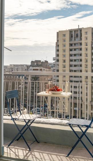 Apartament cu 3 camere semidecomandat în Calea Victoriei