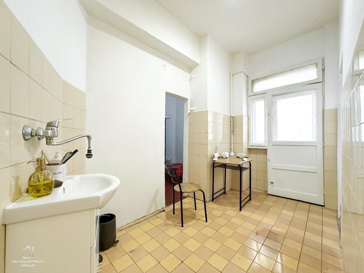 Apartament cu 4 camere decomandat în Armeneasca