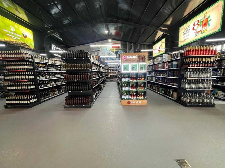 Spațiu comercial, de 516 mp, în Săbăreni