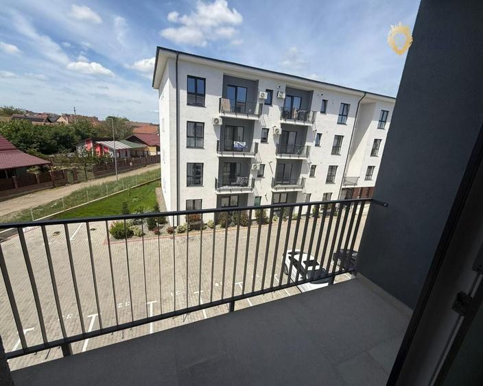 Apartament cu 3 camere semidecomandat în Grădiște
