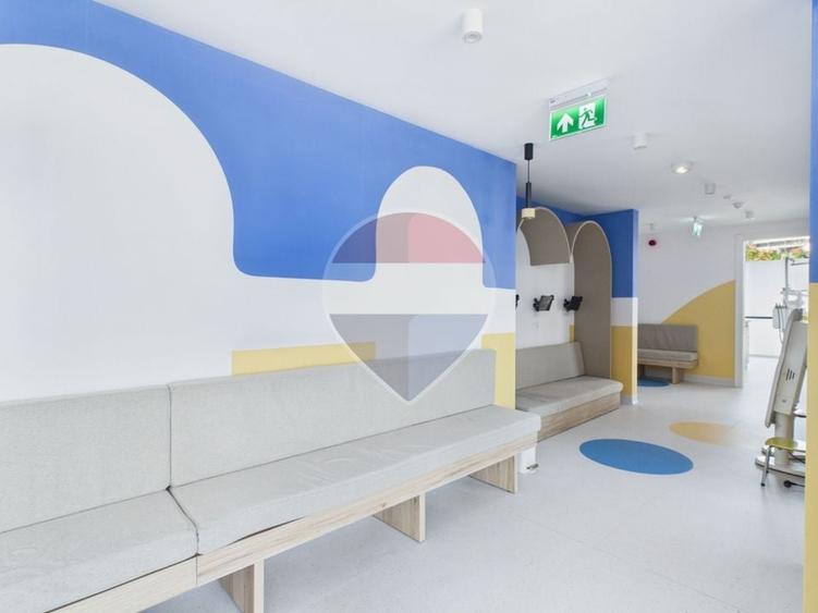 Spațiu comercial, de 261.39999389648 mp, în Unirii