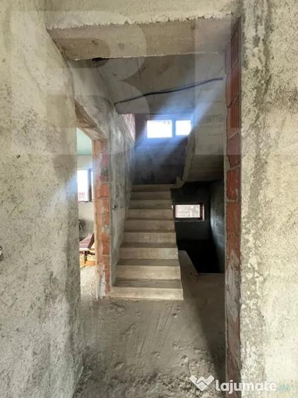 Casă cu 5 camere cu Teren 430 Mp în Central