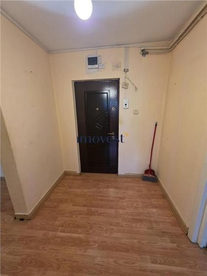 Apartament cu 3 camere decomandat în Cloșca