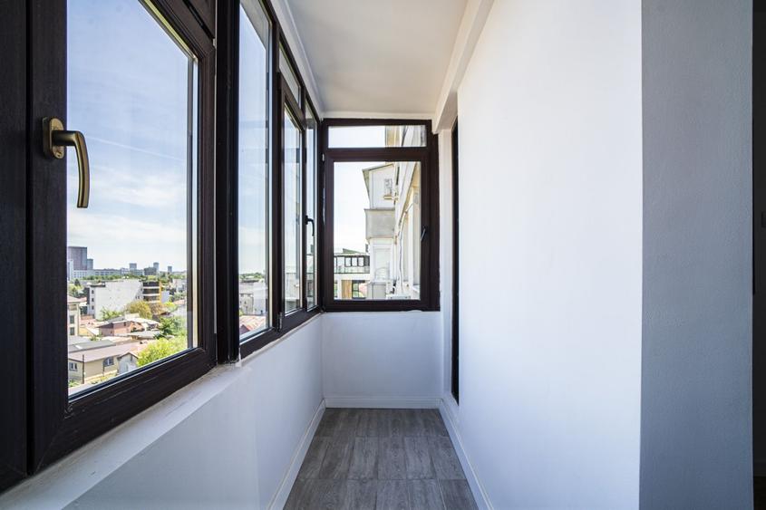 Apartament cu 2 camere semidecomandat în 1 Mai