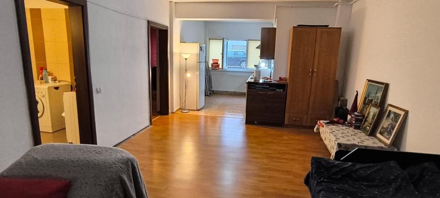 Apartament cu 2 camere semidecomandat în Calea Turzii