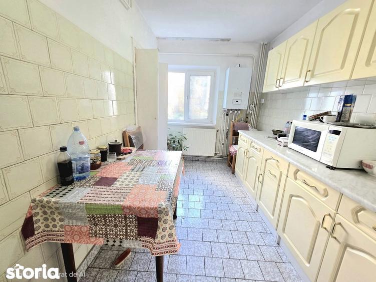 Apartament cu 3 camere decomandat, mobilat în Gării