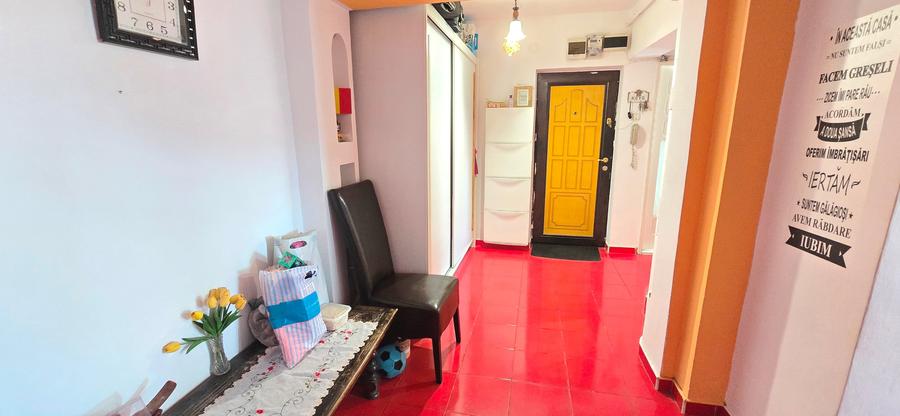 Apartament cu 3 camere decomandat în Dacia