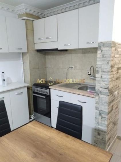 Apartament cu 3 camere semidecomandat, mobilat în Colentina