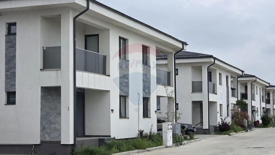 Duplex cu 5 camere cu Teren 250 Mp în Clinceni