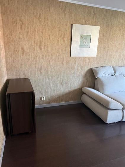 Apartament cu 3 camere decomandat, mobilat în Calea Călărașilor