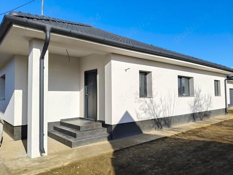 Casă cu 3 camere în Lazuri