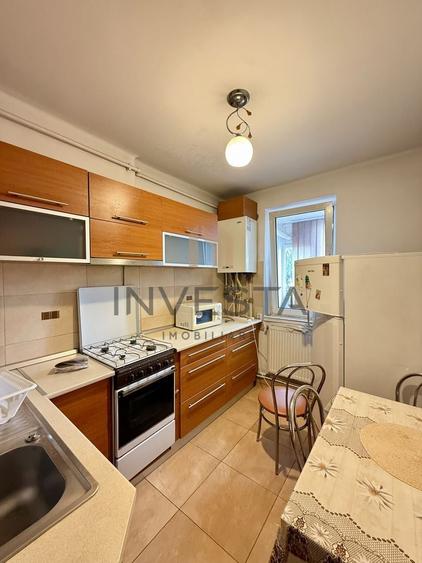 Apartament cu 2 camere semidecomandat, mobilat în Central