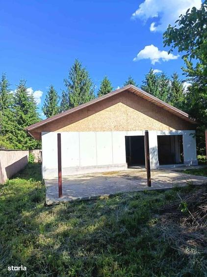 Casă cu 4 camere cu Teren 648 Mp în Măneciu