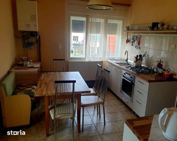 Casă cu 3 camere cu Teren 800 Mp în Central