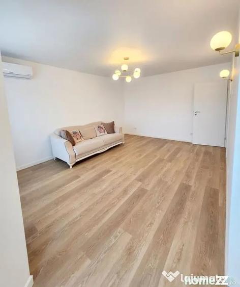 Apartament cu 3 camere decomandat în Faleză