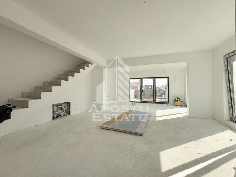 Duplex cu 6 camere cu Canalizare în Chișoda
