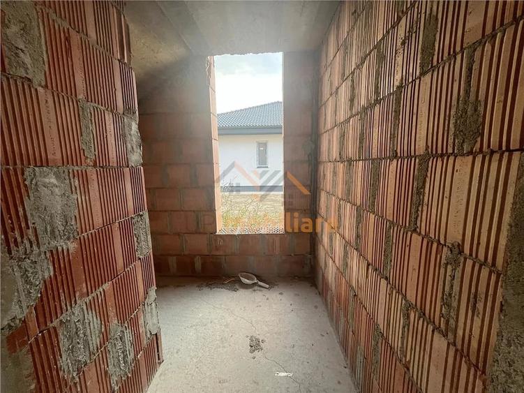 Casă cu Teren 471 Mp în Cihei