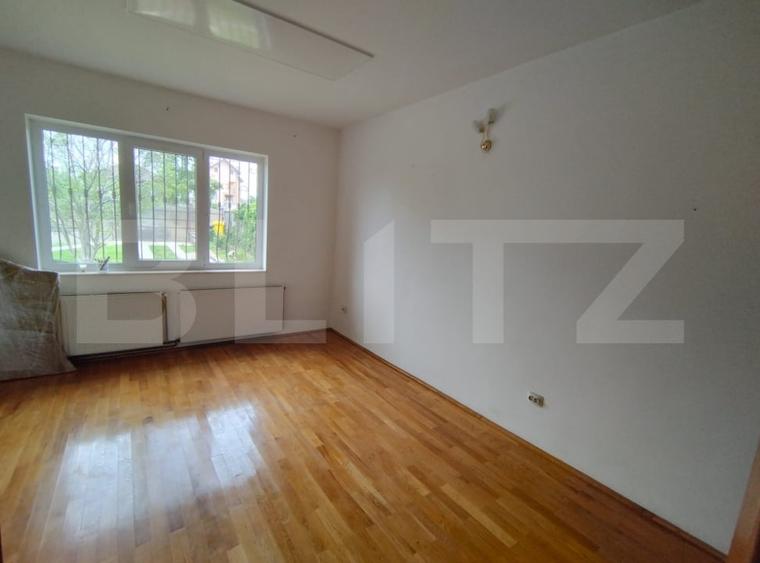 Casă individuală cu 4 camere cu Teren 1500 Mp în Malu Mare