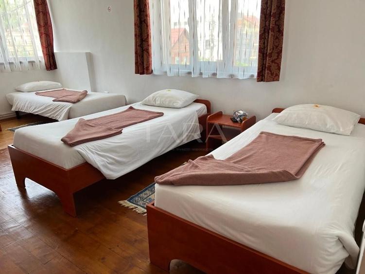 Casă individuală cu 16 camere cu Canalizare în Zorilor