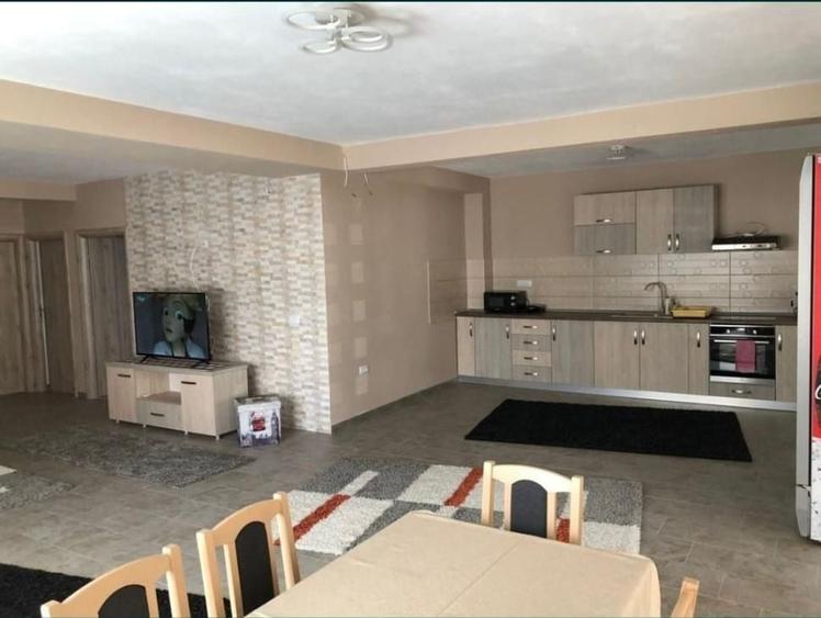 Casă cu 5 camere cu Teren 405 Mp în Central