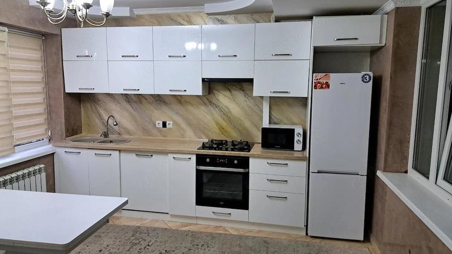 Apartament cu 2 camere decomandat în 1 Mai